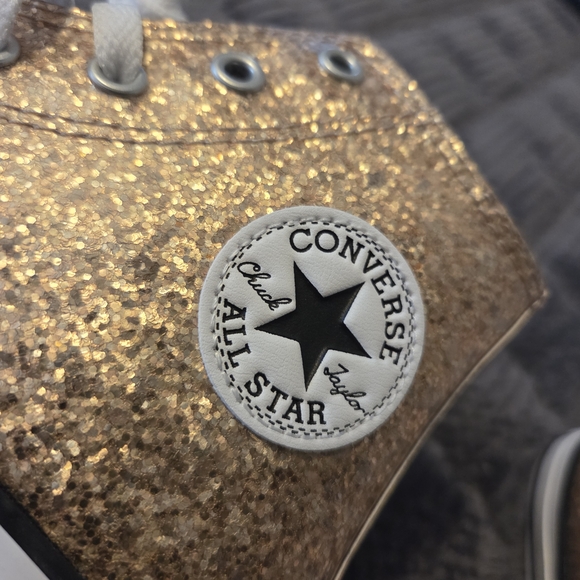 Converse Kids Sneakers in Gold and White - Picture 9 of 14